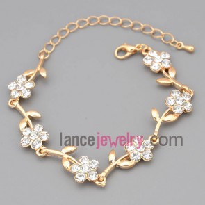 Elegant bracelet with gold zinc alloy and metal chain decorate shiny rhinestone with cute flower shape