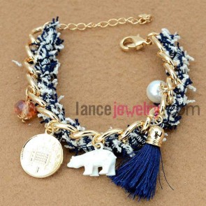 Trendy chain link bracelet decorated with tassels pendants
