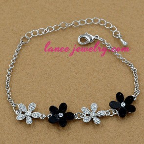 Elegant flower patterns decoration chain bracelet