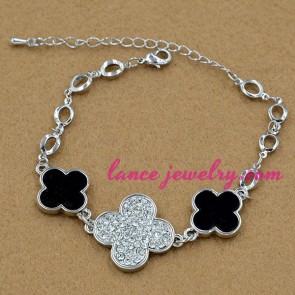 Sweet flower model decoration chain bracelet