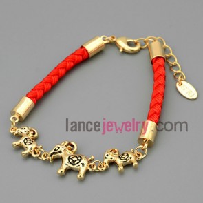 Pleasant chain link bracelet with three sheep decoration