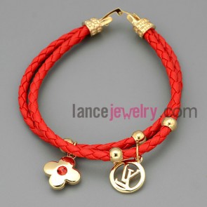 Beautiful flower chain link bracelet

 