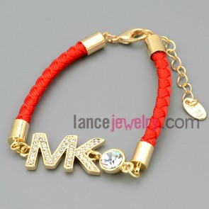 Special chain link bracelet with letter decoration