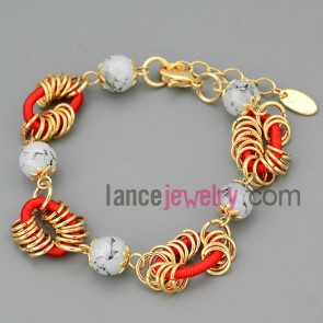 Delicate small ring shape chain link bracelet
