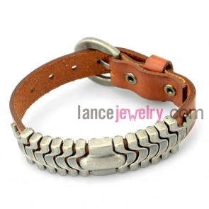 Delicate bracelet decorated with orange leather and alloy and pin buckle 
