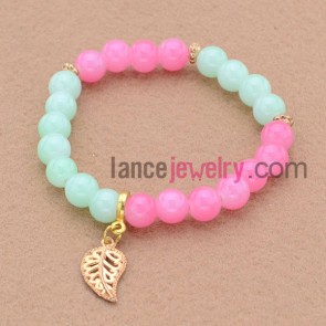 Fantastic green and pink color mix&alloy findings decorated bead bracelet with leaf pendant.