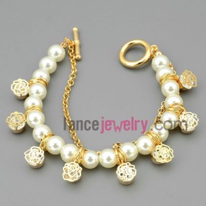Trendy flower chain link bracelet