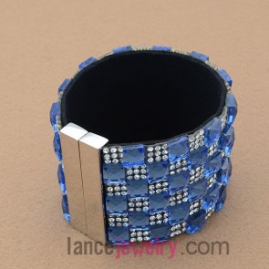 Fashion bracelet with rhinestone beads decoration