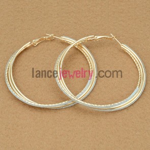 Special earrings with many big size iron rings decorated pearl powder
