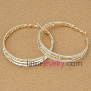 Trendy earrings with big size iron rings decorate pearl powder