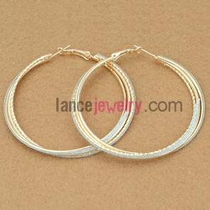 Cute earrings with many big size iron rings decorated pearl powder
