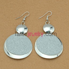 Trendy earrings with big size iron circle decorated pearl powder