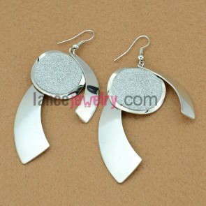 Cute earrings with big size iron circle and special shape decorated pearl powder
