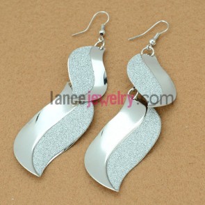 Fashion earrings with big size iron pendant decorated pearl powder