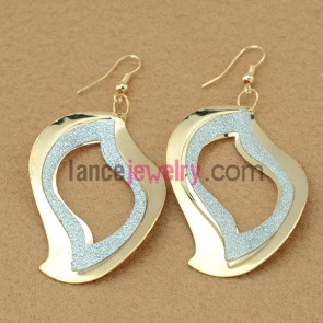 Fashion earrings with small size iron hollow pendant decorate pearl powder