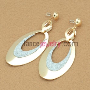 Trendy earrings with small size iron hollow rings decorated pearl powder