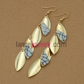 Charming earrings with many small size iron drops decorated pearl powder