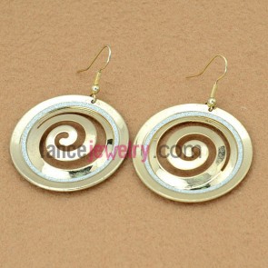 Fashion earrings with hollow iron circle pendant decorate pearl powder