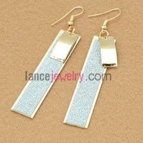 Simple earrings with  iron pendant decorated shiny pearl powder