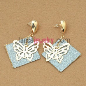 Romantic earrings with iron butterfly model pendant decorated shiny pearl powder