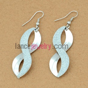 Special earrings with iron figure pendant decorated shiny pearl powder