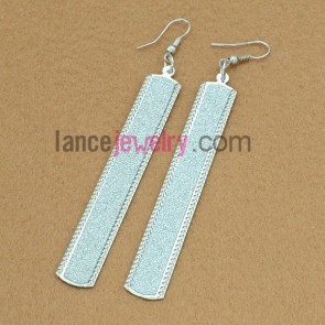 Nice earrings with iron pendant decorated shiny pearl powder