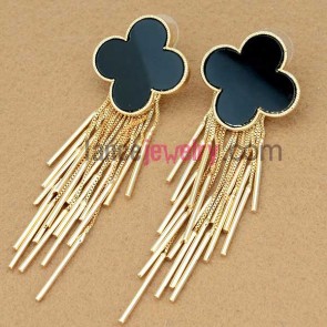 Personality series earrings decorated with clover model 