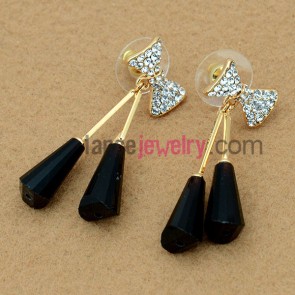 Sweet series earrings decorated with cute bow ang black pendant