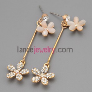 Sweet earrings with gold zinc alloy  with flower model decorated shiny rhinestone and cat eyes