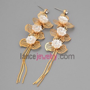 Striking earrings with gold zinc alloy decorated shiny rhinestone with flower model