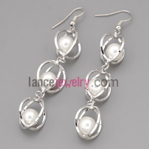 Dazzling earrings with siver brass decorated many abs beads and rings pendant