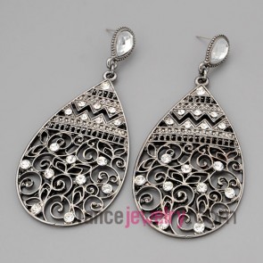 Retro earrings with zinc alloy decorate many rhinestone and 
crystal with special shape
