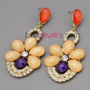 Dazzling earrings with zinc alloy decorate many rhinestone and 
crystal and resin with flower shape
