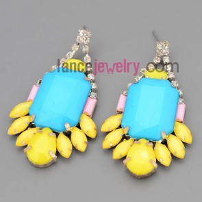Colorful earrings with claw chain decorate shiny rhinestone and 
multicolor resin
