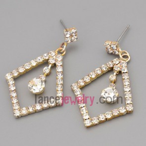 Fashion earrings with claw chain decorate many rhinestone with hollow quadrangle