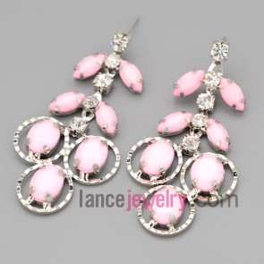 Sweet earrings with claw chain decorate many shiny rhinestone and pink resin 