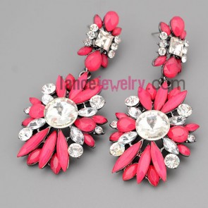 Gorgeous earrings with zinc alloy decorate shiny rhinestone and 
red crystal with flower model
