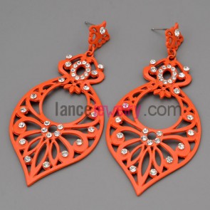 Dazzling earrings with alloy decorate shiny rhinestone and red resin with special model