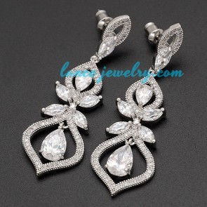 Attractive flower pendant decoration brass alloy earrings