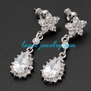 Glittering droplets design earrings decorated with platinum plating