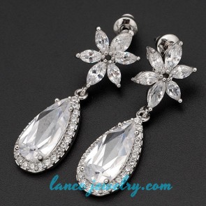 Gorgeous earrings with flower model decoration