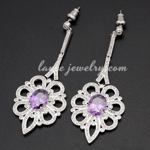 Popular flower shape pendants decorated the alloy earrings