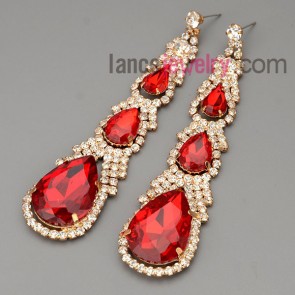 Elegant earrings with brass claw chain pendant decorated shiny rhinestone and different size red crystal beads 