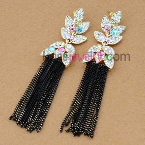 Special leaf-shaped earrings decorated with rhinestone