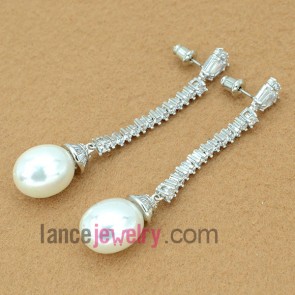 Cute earrings  with copper alloy pendant decorated transparent cubic zirconia and pearl