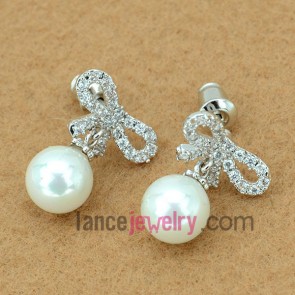 Sweet earrings with  bowknot copper alloy pendant decorated transparent cubic zirconia and pearl
