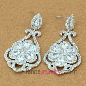 Romantic earrings with copper alloy  pendant decorated transparent cubic zirconia with flower model