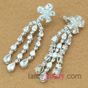 Pure earrings with copper alloy flower pendant decorated transparent cubic zirconia 