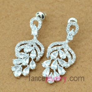 Fashion earrings with copper alloy pendant decorated transparent cubic zirconia with special shape