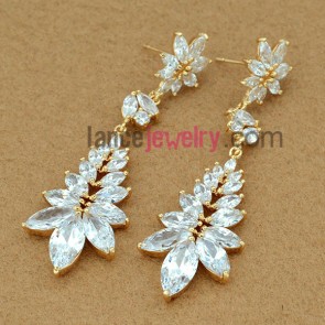 Dleicate drop earrings with white color zirconia pendant